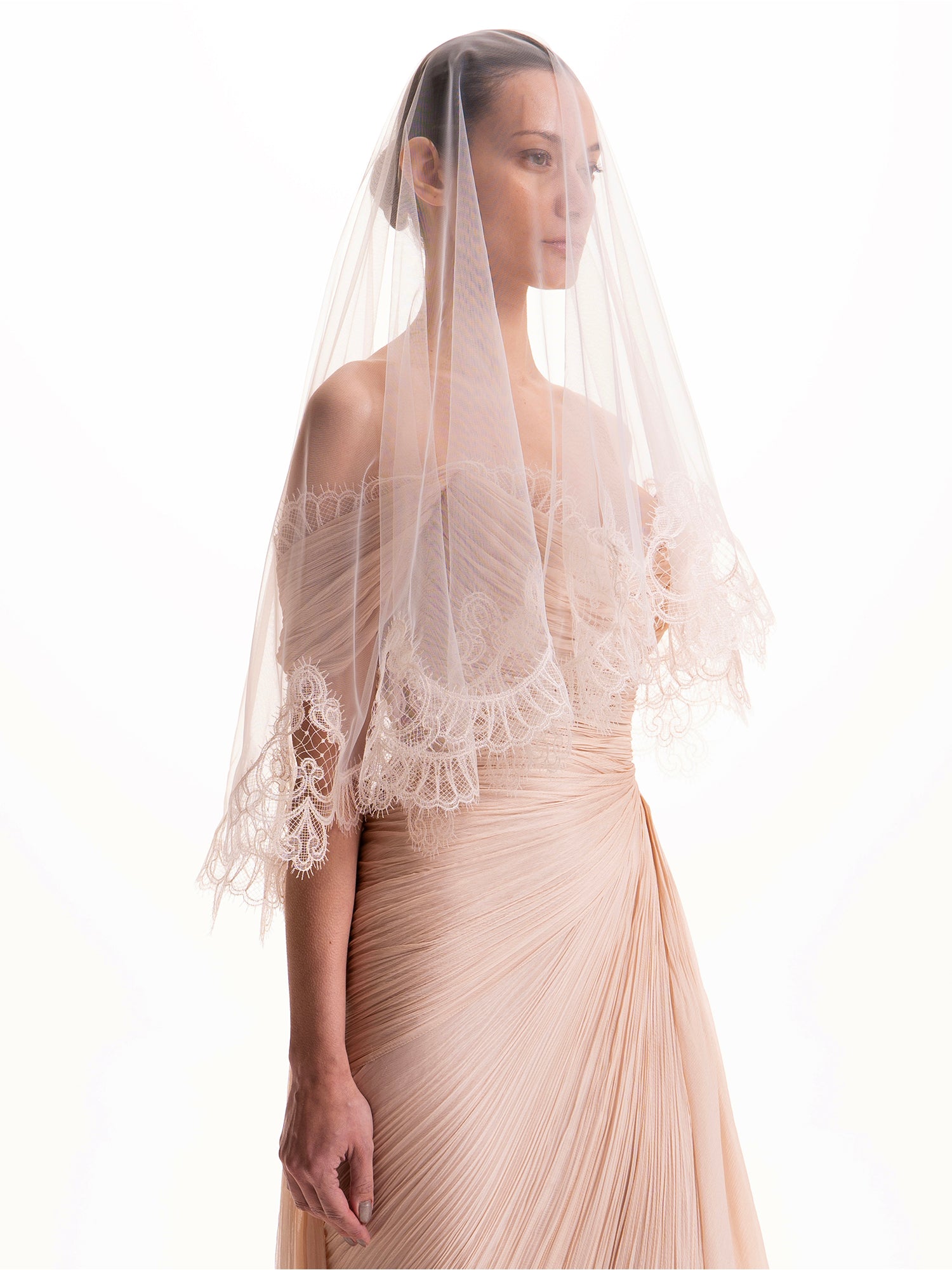 IVA VEIL